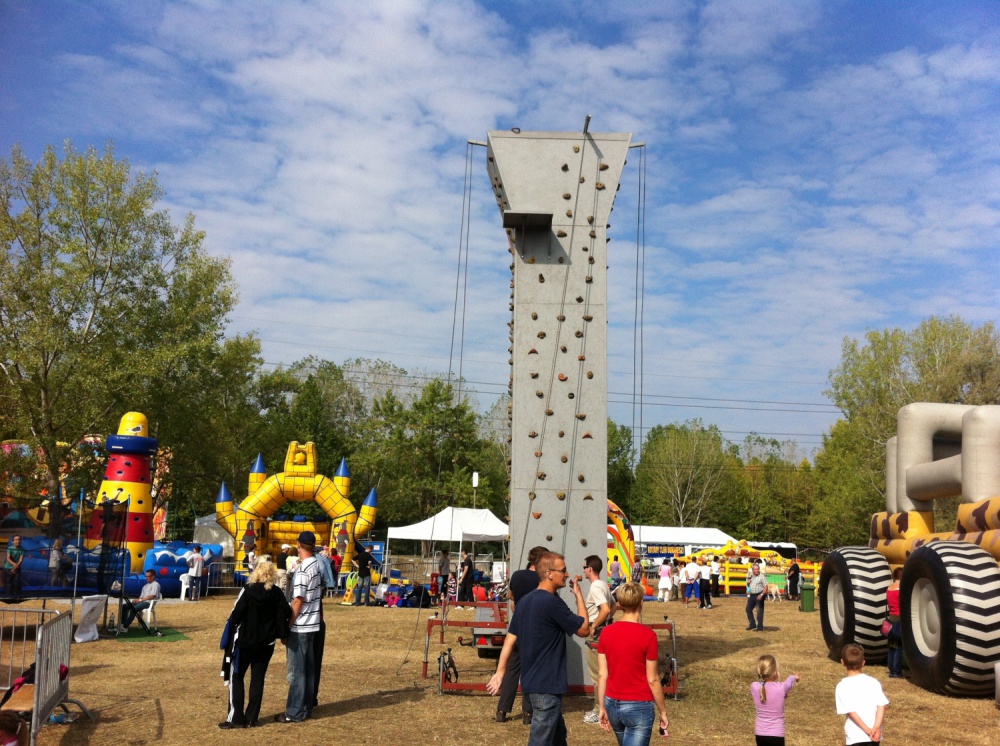 Mobil mászófal és kalandpark